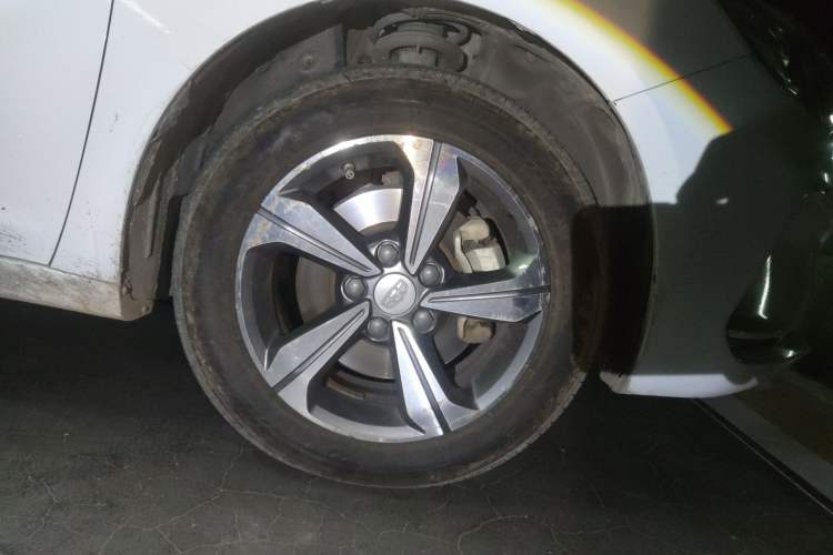 Used Geely Auto Emgrand GL 2018 1.4T DCT Elite Smart Connectivity Version Right Front Wheel Hub