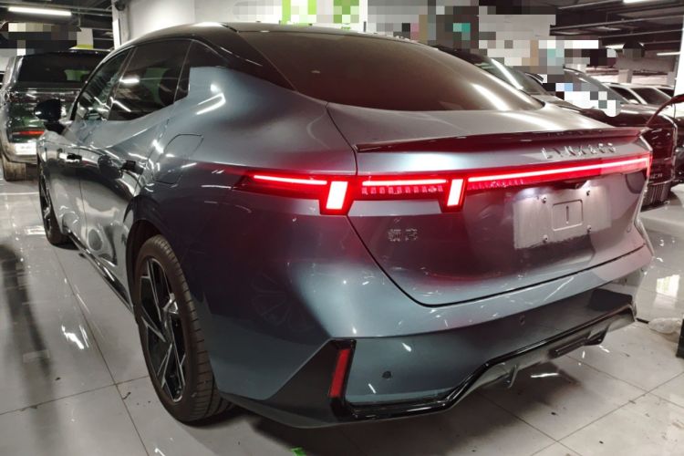 Used Lynk & Co 07 2024 EM-P 126 Long-Range Ultra Rear Left 45 Deg