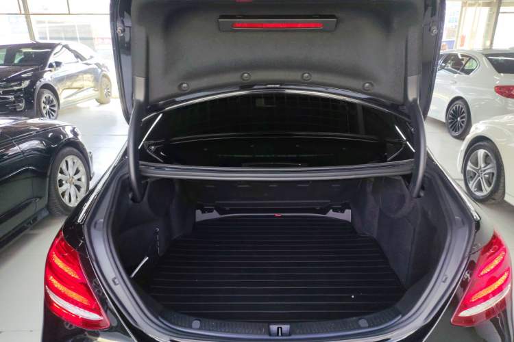 Used Mercedes-Benz E-Class 2020 Facelift E 260 L Sport Edition
