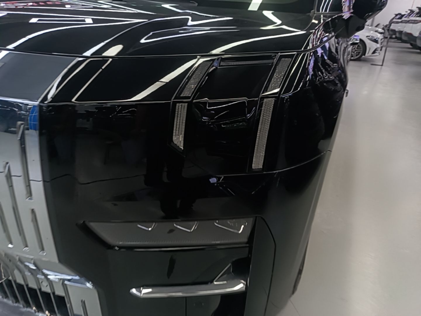 Zeekr 009 2024 Six-Seat Executive Version 4WD 108 kWh — снимка 8