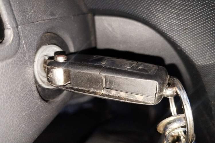 Used Suzuki Wagon R X5 2013 Cruise Edition 1.4L VVT Luxury Model China IV Standard Vehicle Key