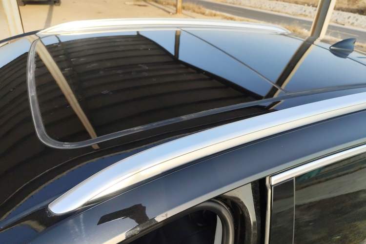 Used Buick Envision 2022 Encore S 552T Two-Wheel-Drive Luxury Model
