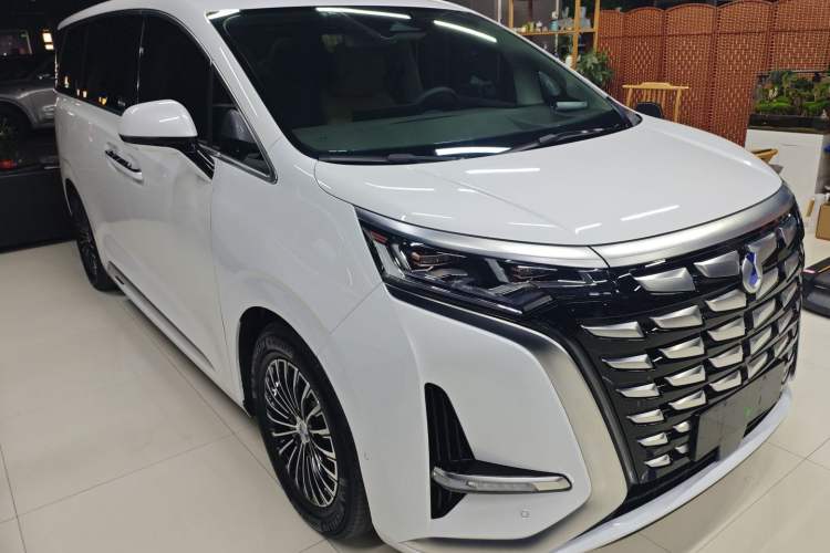 Used Denza D9 2022 DM-i 970 Four-Wheel Drive Flagship Model