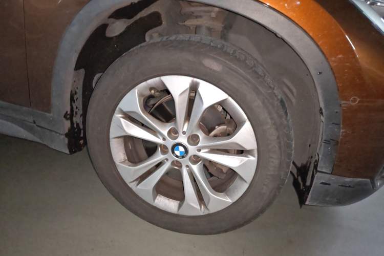 Used BMW X1 2016 sDrive18Li Premium Edition Right Front Wheel Hub