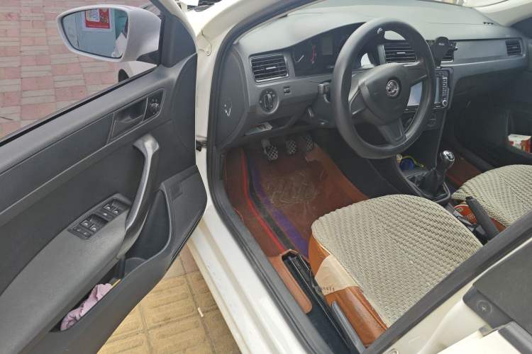 Used Skoda Rapid Spaceback 2014 1.6L Manual Enjoyment Edition Driver Seat