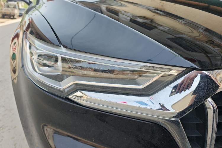 Used Hongqi HS5 2022 2.0T Smart Connect Flagship Edition Right Front Headlight