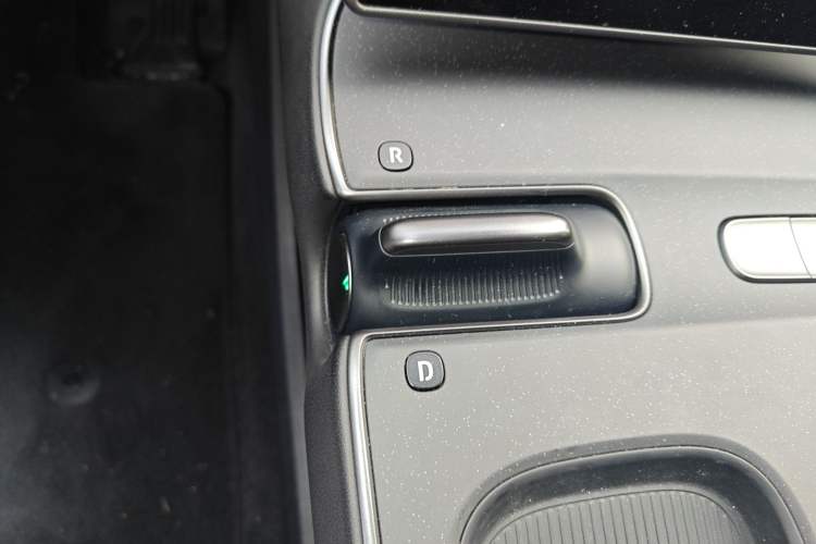 Used Nio ET5T 2024 75kWh Touring Gear Lever