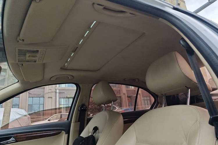 Used Volkswagen Lavida 2013 1.4TSI Manual Comfort Edition Headliner