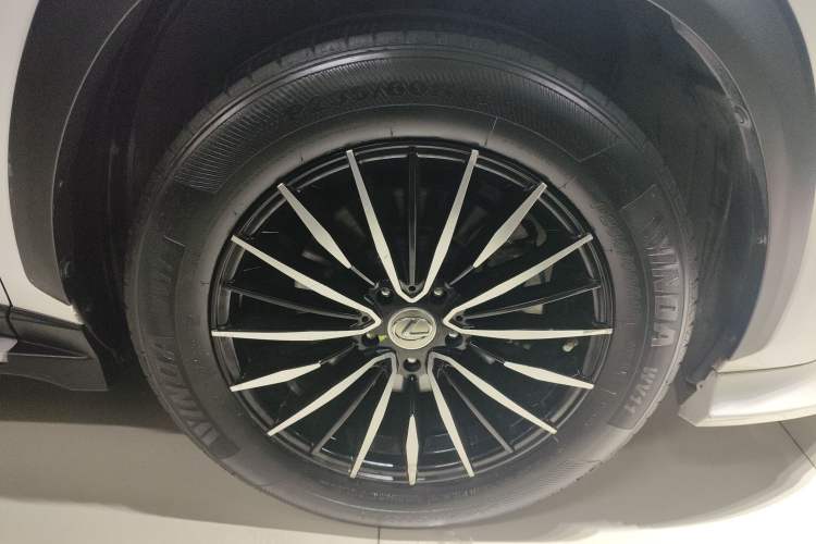 Used Lexus NX 2015 300h Front-Drive Fēngshàng Edition