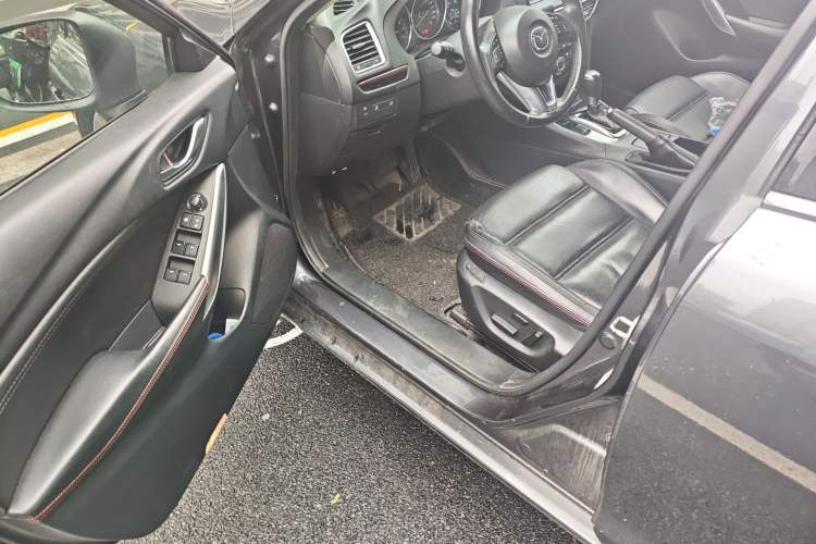 Used Mazda Atenza 2015 2.0L Blue Sky Luxury Edition