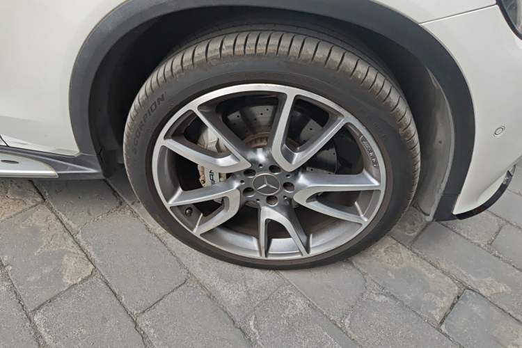 Used Mercedes-Benz GLC AMG 2017 AMG GLC 43 4MATIC Right Front Wheel Hub