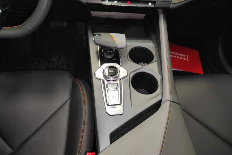 Used Changan UNI-V 2022 1.5T Smart Navigation Version
