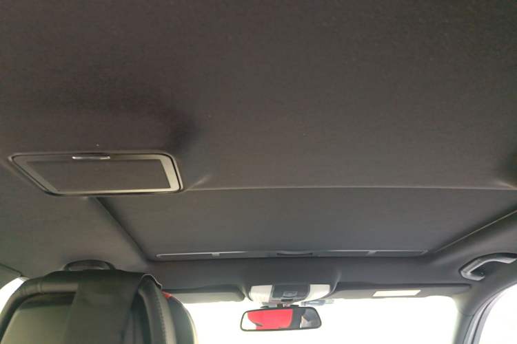 Used Mercedes-Benz E-Class 2015 Restyled E 260 L Sport Edition Headliner