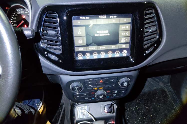 Used Jeep Compass 2019 220T Automatic Family Edition
