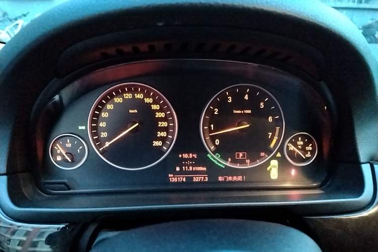 Used BMW 5 Series 2011 523Li Luxury Model