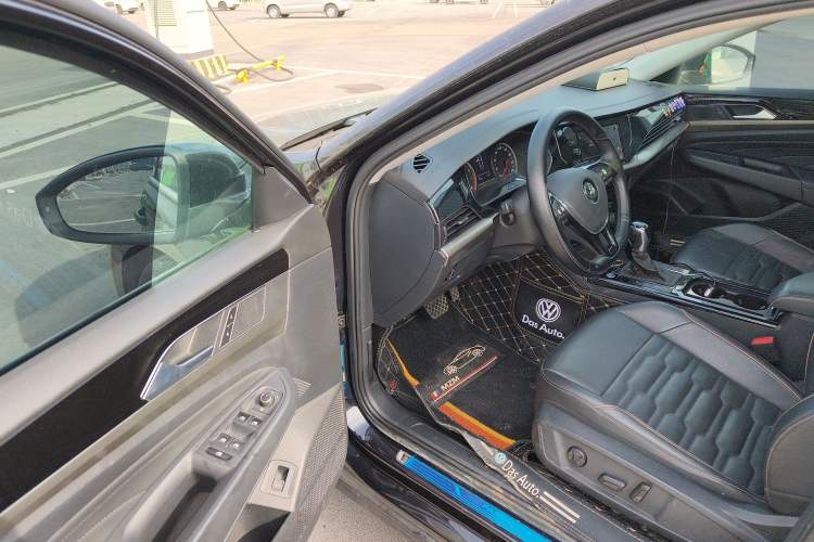 Used Volkswagen Passat 2019 330TSI Elite Edition China VI Driver Seat