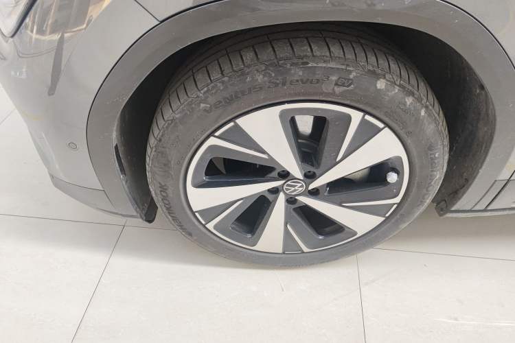 Used Volkswagen ID.6 X 2023 Ultra-Intelligent Long-Range Version
