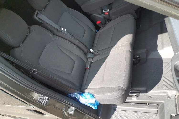 Used JMC Fushun 2025 2.0T 6MT Diesel Short-Wheelbase Mid-Height Commercial Multi-Purpose Passenger Vehicle 5/6 Seats
