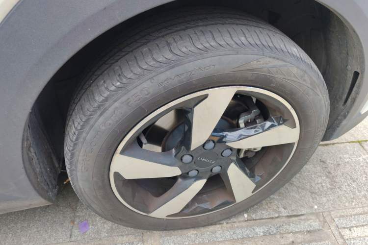 Used Lynk & Co 06 2020 1.5T JinPro model Right Front Wheel Hub