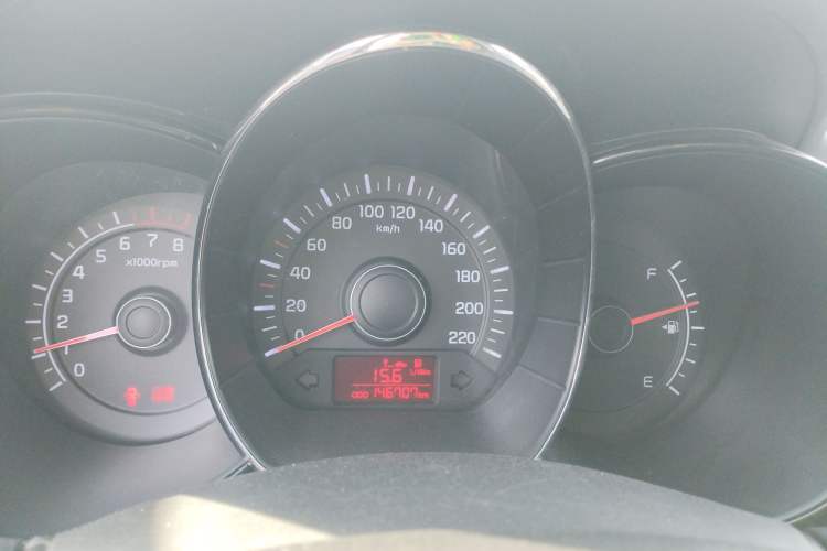 Used Kia K2 2012 Sedan 1.4L MT GLS Commemorative Edition
