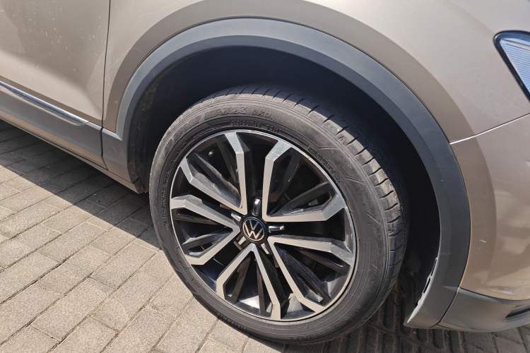 Used Volkswagen T-ROC 2021 280TSI DSG Two-Wheel Drive Comfort Connect Edition Right Front Wheel Hub