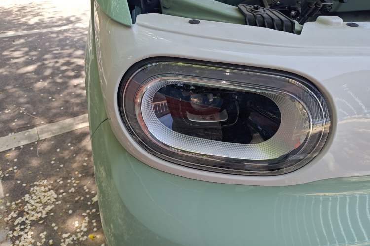 Used Wuling Hongguang MINIEV 2024 3rd Generation 215km Advanced Version
