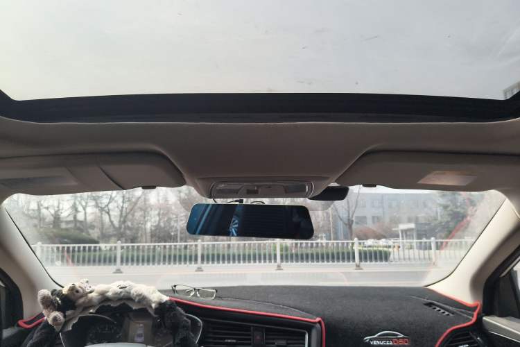 Used Venucia D60 2018 1.6L Manual Smart Connect Elite Edition