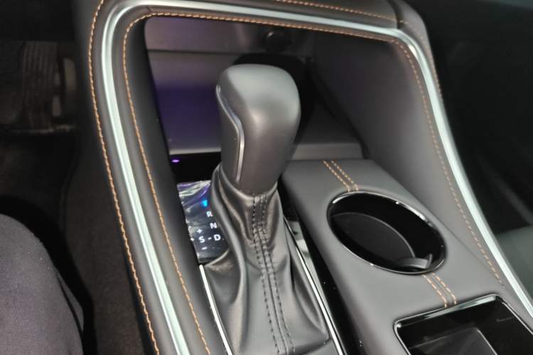 Used Toyota Avalon 2024 Dual-Engine 2.5L XLE Premium Edition