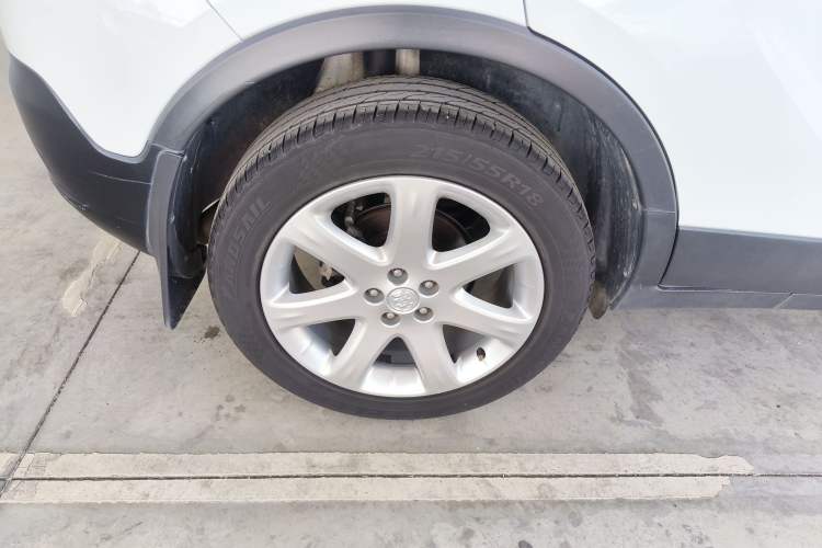 Used Buick Encore 2015 1.4T Automatic Two-Wheel Drive Urban Elite Version Right Rear Wheel Hub