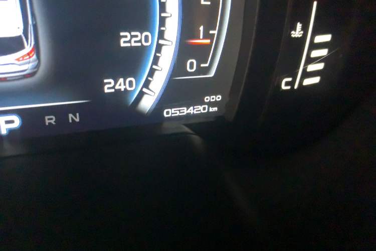 Used Geely Auto Emgrand X7 Sport 2016 1.8TD Automatic ZhiZun Version
