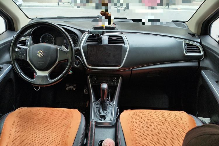 Used Suzuki S-Cross 2014 1.6L CVT Two-Wheel Drive Elite Version Center Console