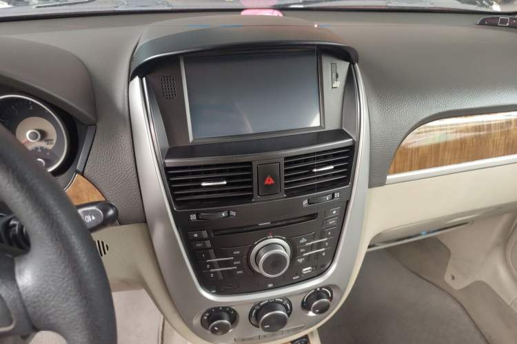 Used Buick Excelle 2015 1.5L Automatic Classic Model
