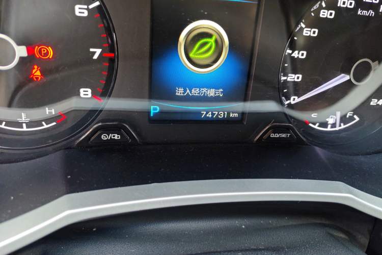 Used Geely Auto Emgrand GL 2017 1.3T DCT Elite Model Odometer Close Up