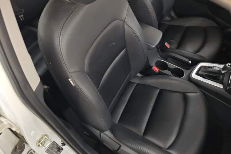 Used Hyundai Elantra (6th Generation / Lingdong) 2016 1.6L Automatic ZhiXuan – Elite Version Right Front Seat