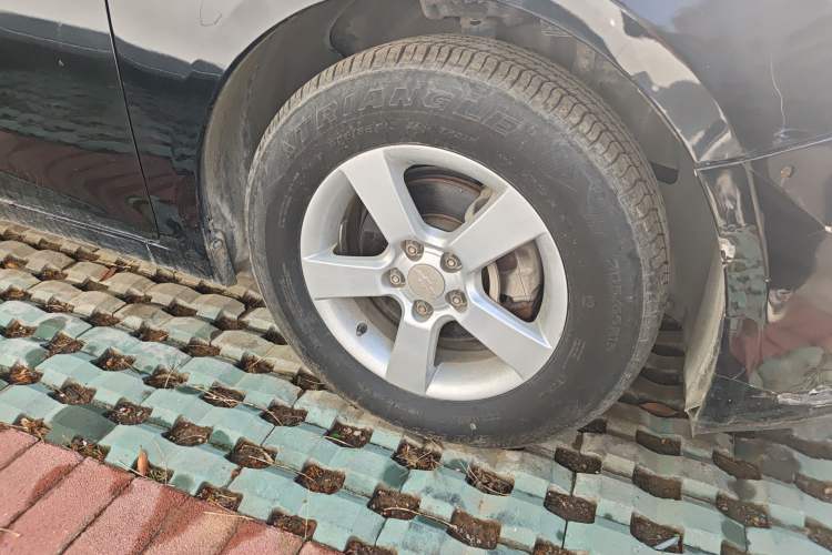 Used Chevrolet Cruze 2012 1.6L SL MT Right Front Wheel Hub