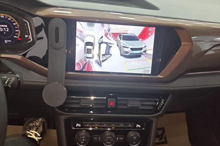 Used Volkswagen Tharu 2020 330TSI Four-Wheel Drive Flagship Version China VI Standard Audio And AC Panel