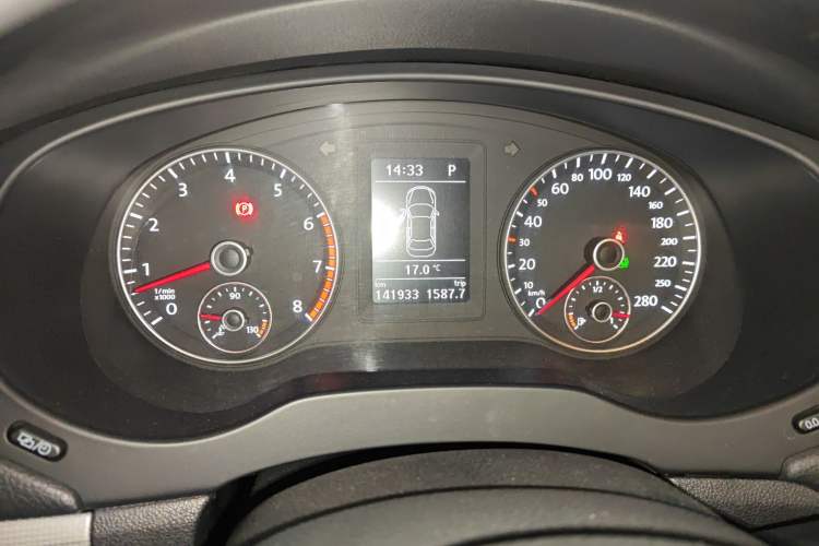 Used Volkswagen Sagitar 2014 Revised Version 1.4TSI Automatic Luxury Edition Instrument Cluster