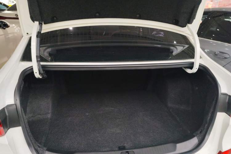 Used Chevrolet Monza 2020 320 Automatic Enjoyment Edition Trunk