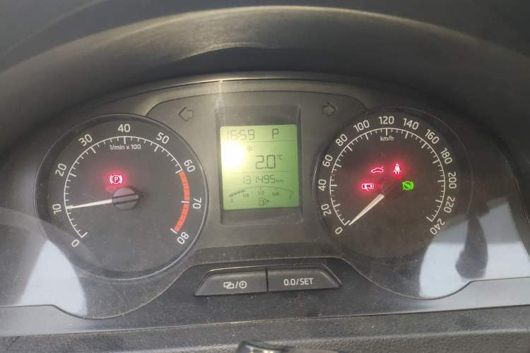 Used Skoda Rapid 2013 1.6L Automatic Smart Selection Model