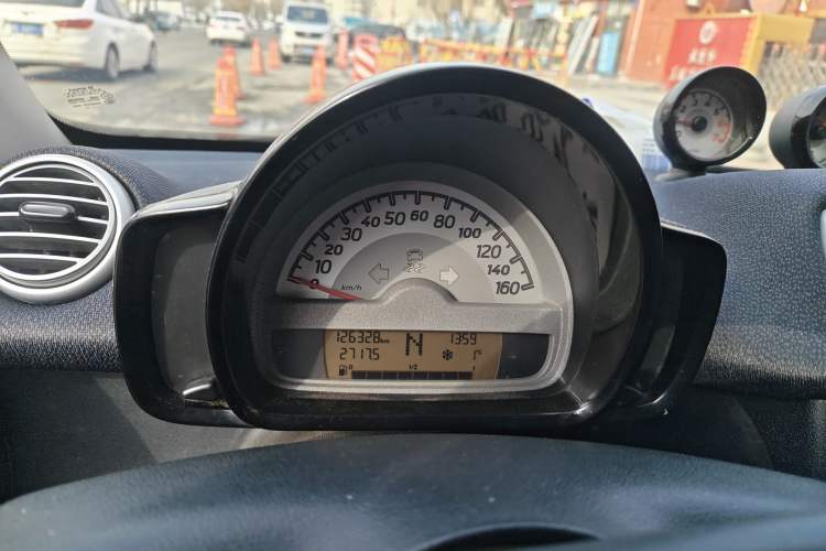 Used smart fortwo 2011 1.0 MHD Convertible Orange Edition
