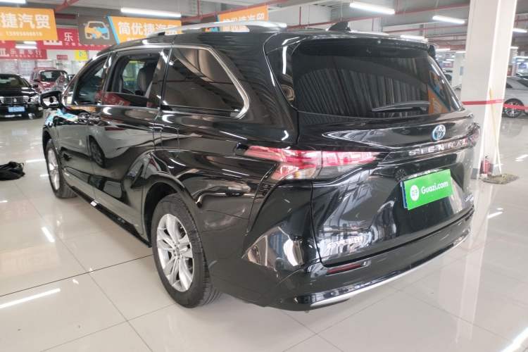 Used Toyota SIENNA 2021 2.5L Hybrid Ultimate Edition Exterior 2