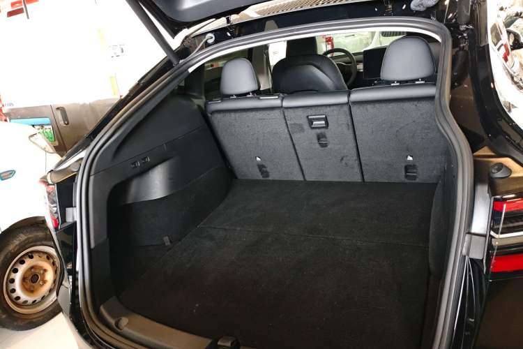 Used Tesla Model Y 2023 Rear-Wheel-Drive Version