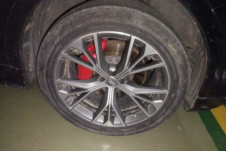 Used Audi Q8 2021 55 TFSI Prestige Dynamic Edition Right Front Wheel Hub