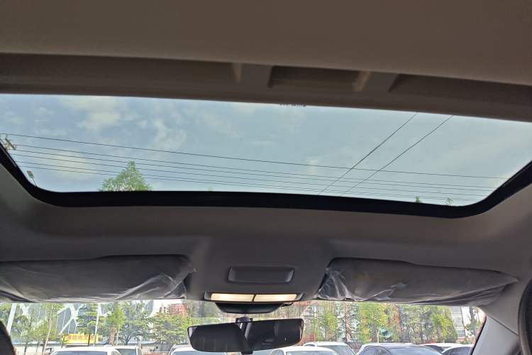 Used Roewe i5 2023 1.5L Manual Excellence Edition Headliner