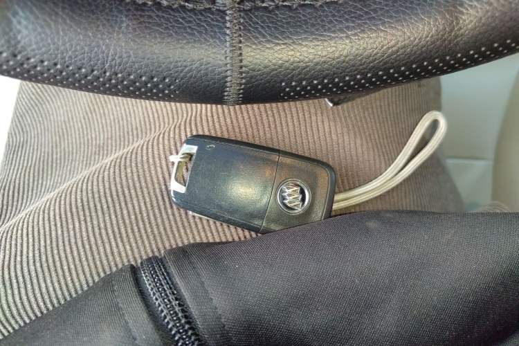 Used Buick GL8 2018 28T Luxury Model China VI Standard Vehicle Key