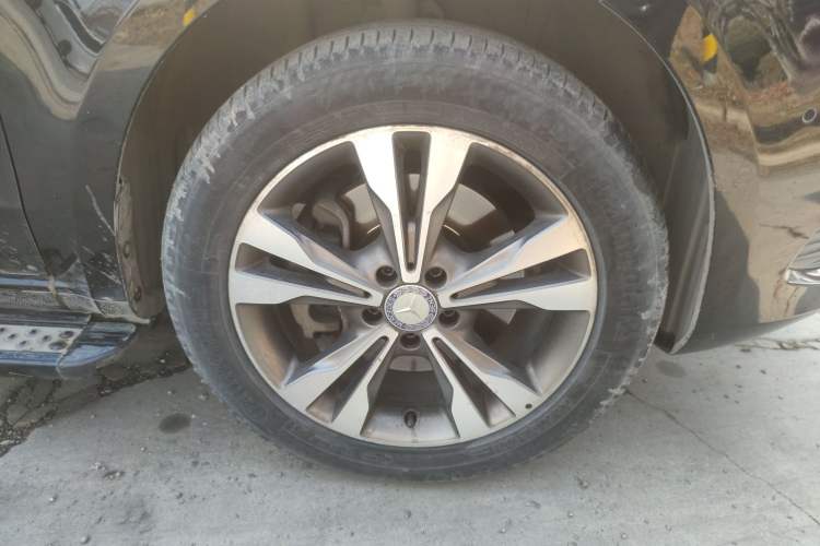 Used Mercedes-Benz V-Class 2017 V 260 Avantgarde Edition
