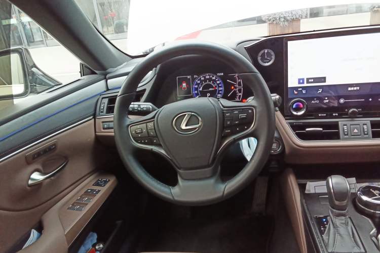 Used Lexus ES 2025 200 Premium Edition