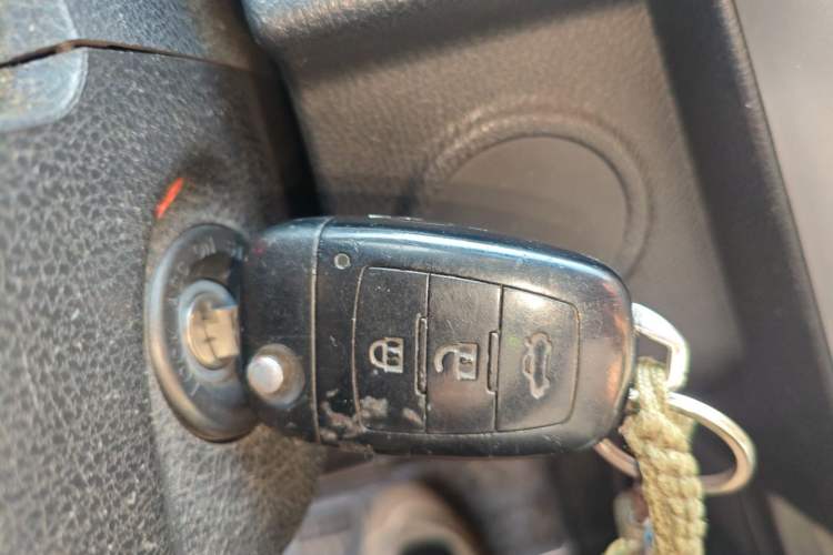 Used Bestune X80 2013 2.0L automatic comfort version
