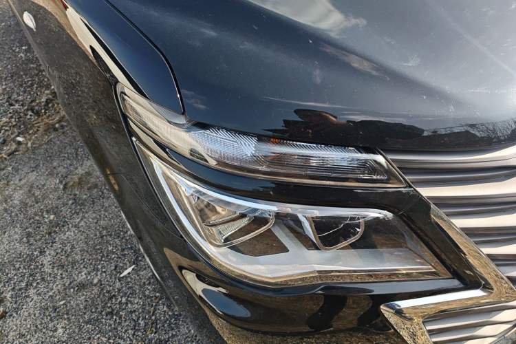 Used FORTHING Lingzhi 2023 M5 1.6L Practical Model 5 Seats