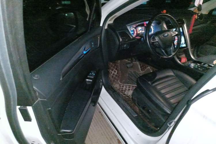 Used Ford Mondeo 2018 EcoBoost 180 Smart Control Fashion Model China V Standard Driver Seat